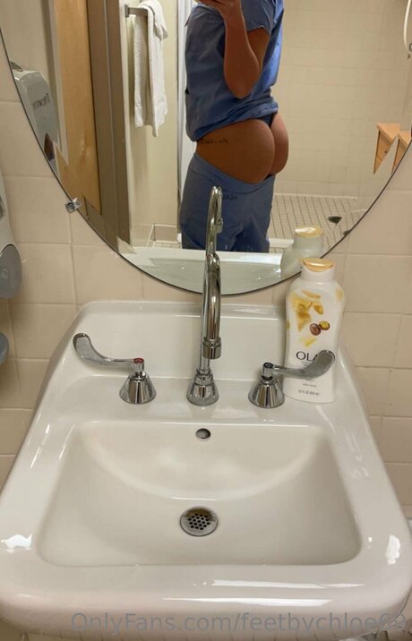 Feetbychloe69 leak onlyfans