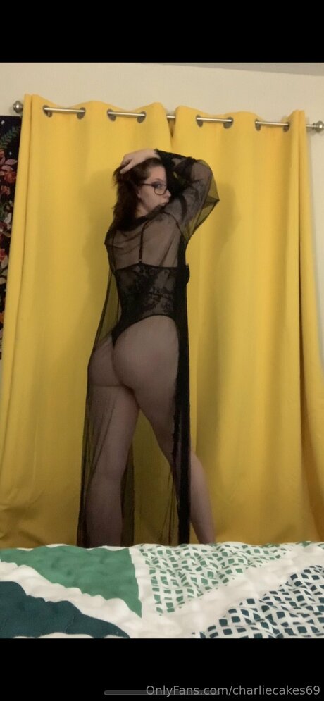 Charliecakes69 onlyfans sex tape