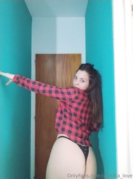 Juaniita Love nude only fans