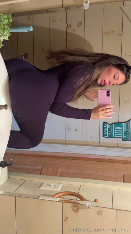 Iamgianna onlyfans leaked tits