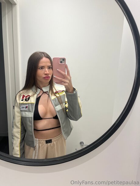 Petitepaulaa onlyfans boobs