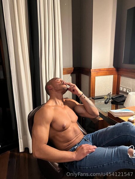 Dwayne Johnson Jr onlyfans keak