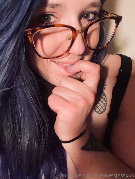 Hotmessjessxxx nudes only fans