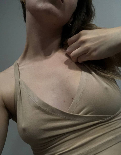 Elsa Jay onlyfans content leaked