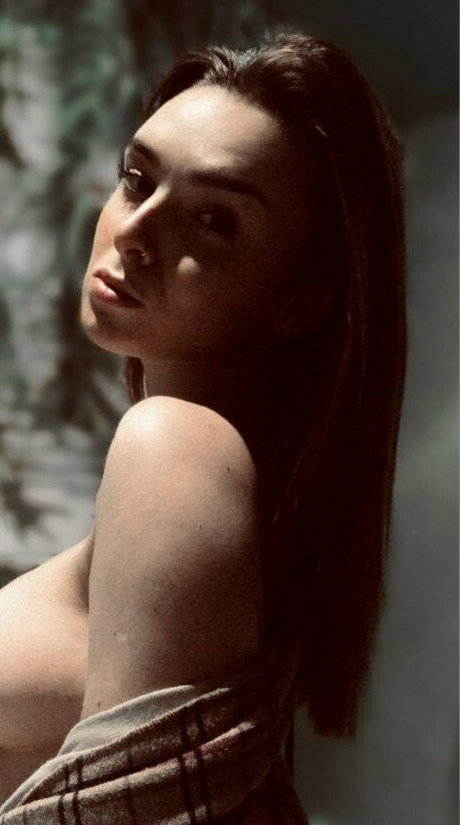 Elsa Jay onlyfans nude porn