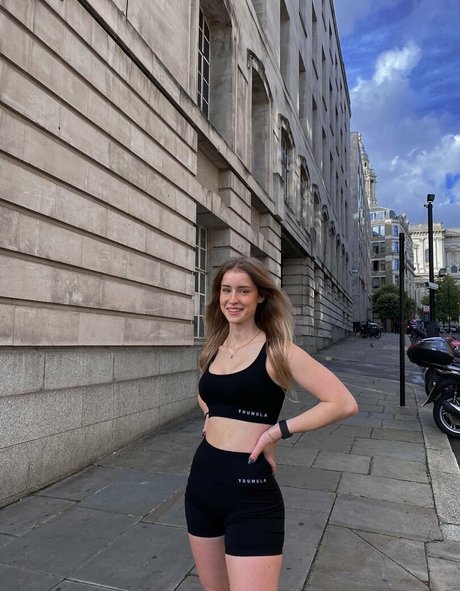 Mira Szalma sex onlyfans