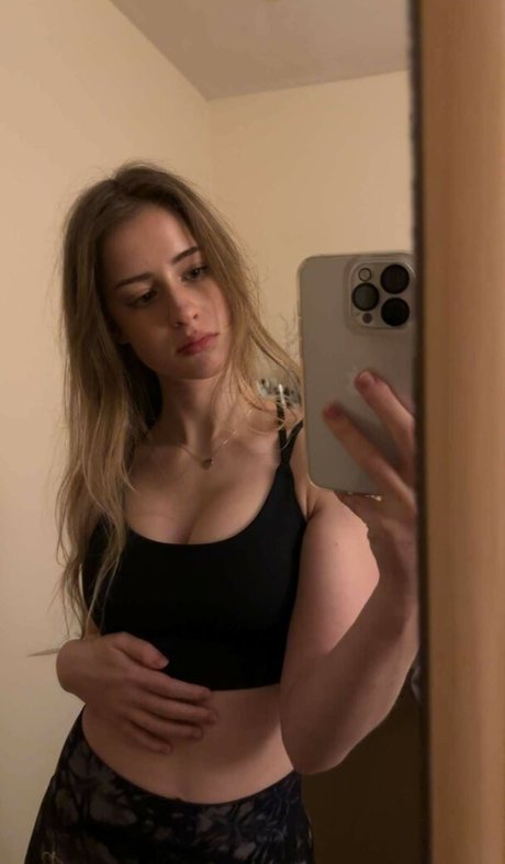 Mira Szalma nude onlyfans leaked