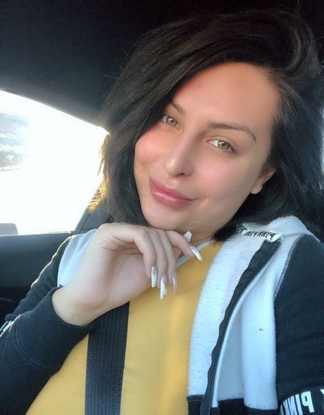 chanelsantini onlyfans posts