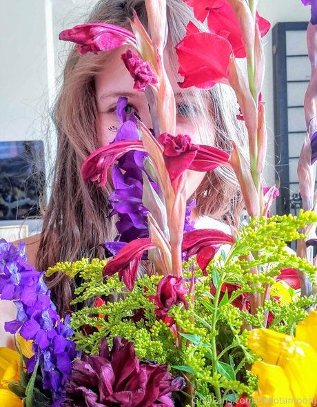 dakotamoonj onlyfans pictures