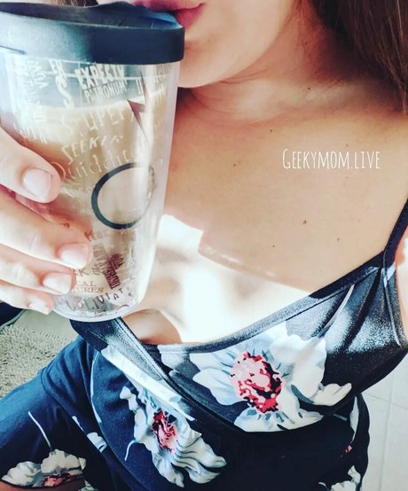 Geekymom Jess on onlyfans