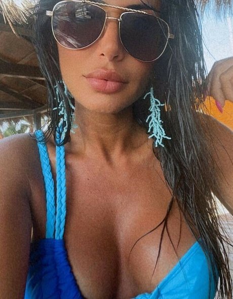 Ginia 900 Profile pic