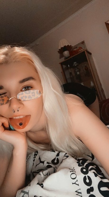 curvy babe onlyfans adult pic