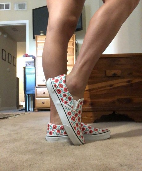 tallnerdywoman naked leaked onlyfans