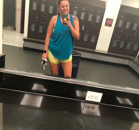 tallnerdywoman only fans nude