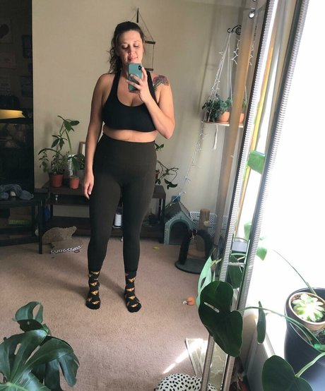 tallnerdywoman only fans pics