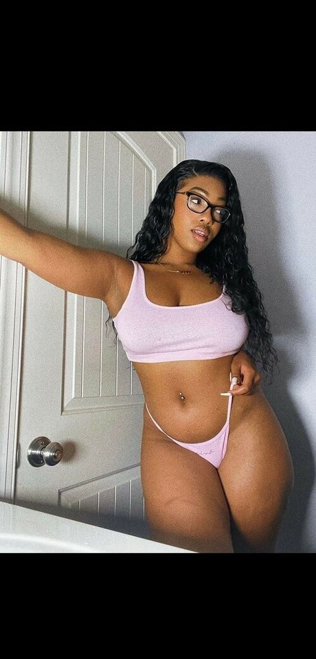 baddiejoyy onlyfans content