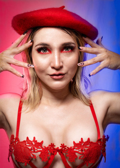 Alexiagwen onlyfans model images