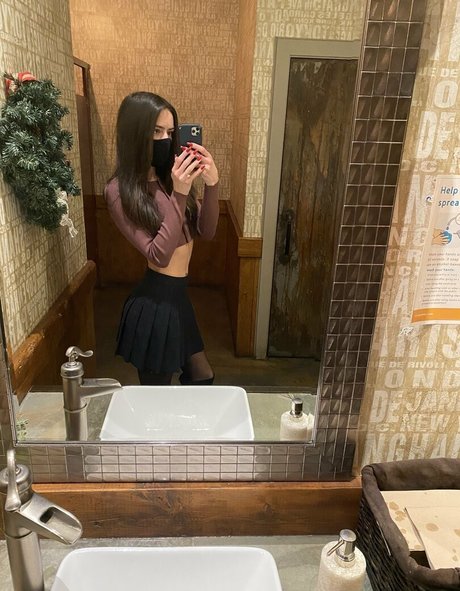 skyhighsierrafree onlyfans model