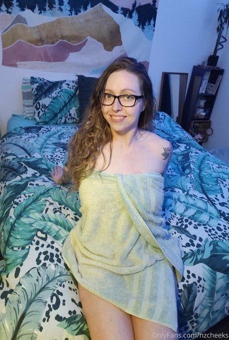 nzcheeks onlyfans pictures