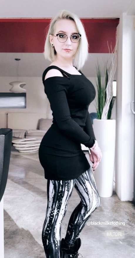 Methvespertine boobs onlyfans