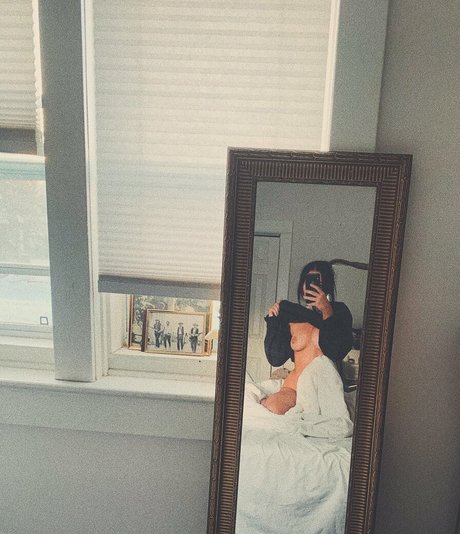 eevie moon onlyfans tits