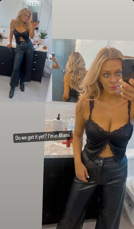 Sara Civian onlyfans leams