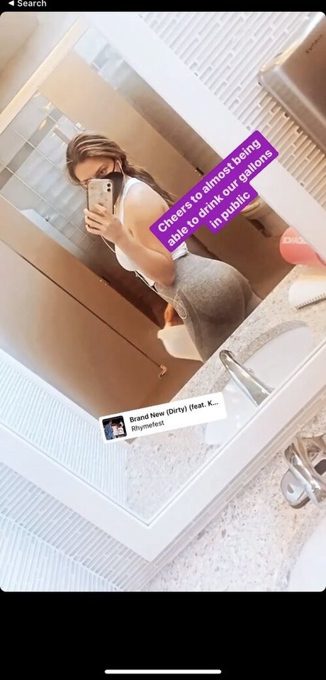 Sara Civian free only fans