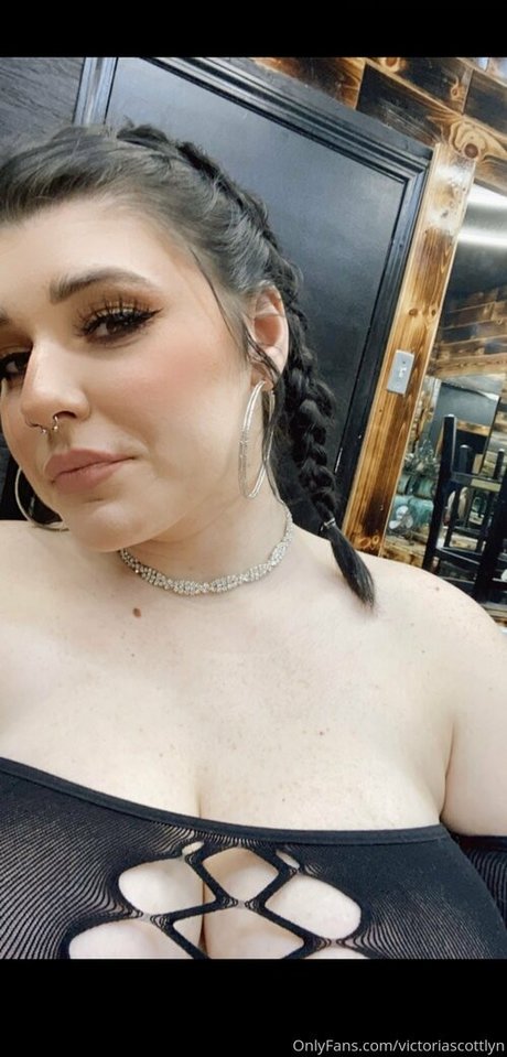 victoriascottlyn nude on onlyfans