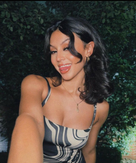 Roseebby 20 onlyfans naked