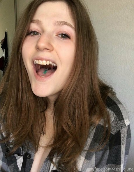 ashleejune tits onlyfans