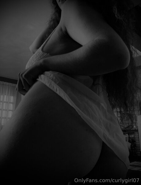 Curlygirl07 naked on onlyfans
