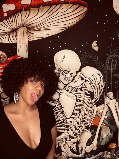 Thee Kahleesi fans only