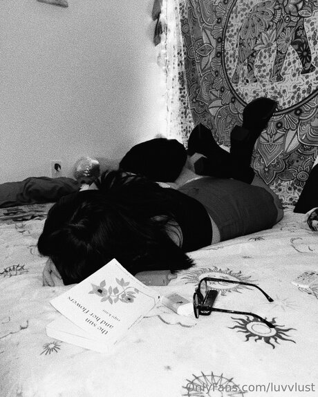 Januarymarii nude onlyfans