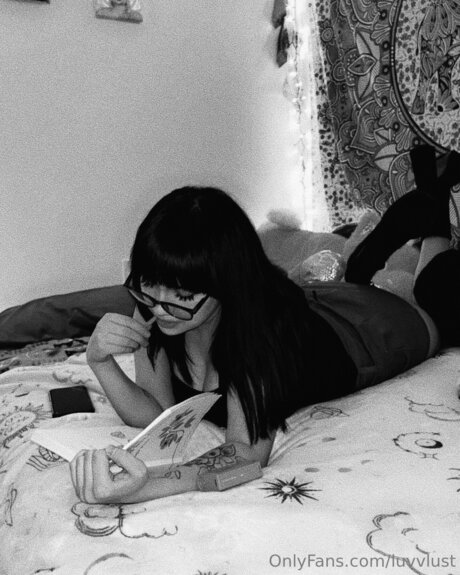 Januarymarii nude only fans leaks