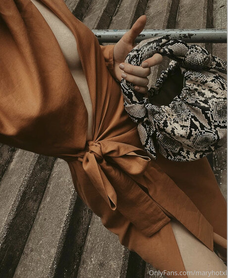 Maryhotxl naked onlyfans