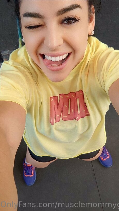 Queenmuscleavery nude porn onlyfans