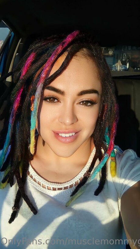 Queenmuscleavery only fans naked