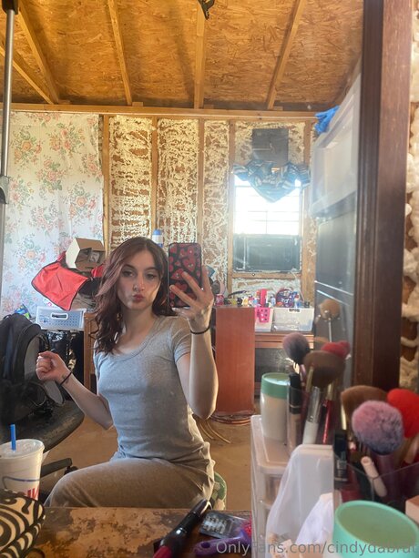 Cindydabrat en onlyfans