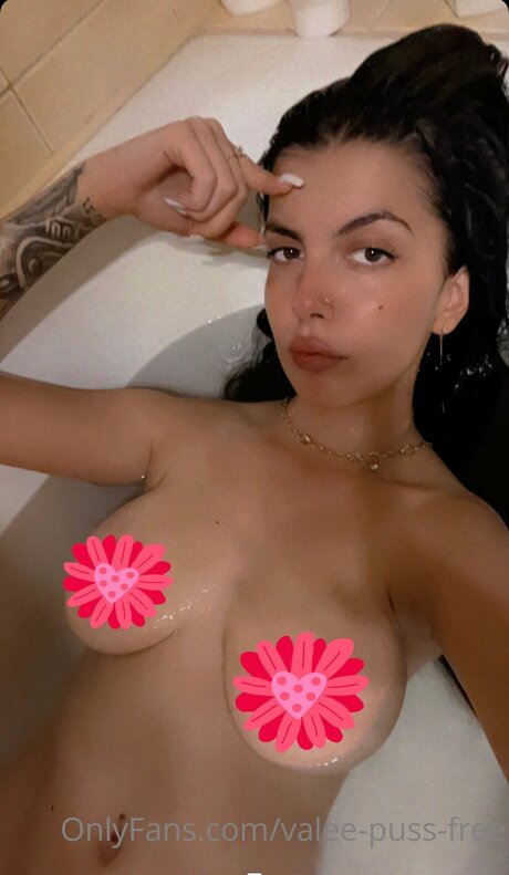 Valentinagoleafree onlyfans leakes