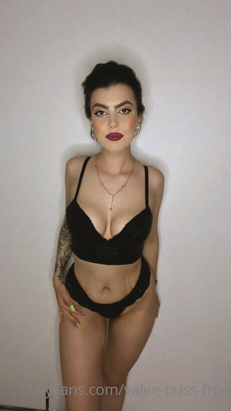 Valentinagoleafree only fans pics