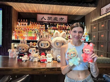 Little Eva 21 onlyfans nide