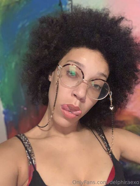 Delphiraexo onlyfans star