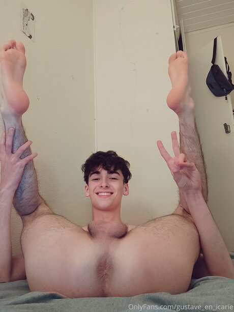 Gustave En Icarie onlyfans boobs