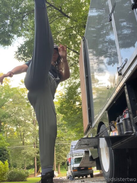 Twistedsistertwo onlyfans leaks porn