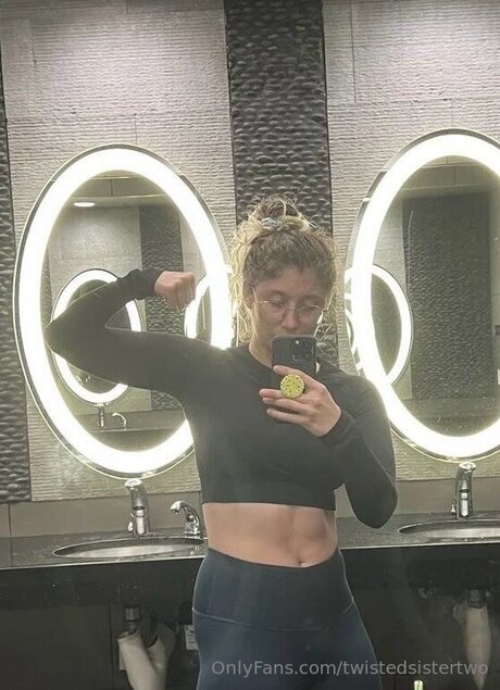 Twistedsistertwo onlyfans leaked sex