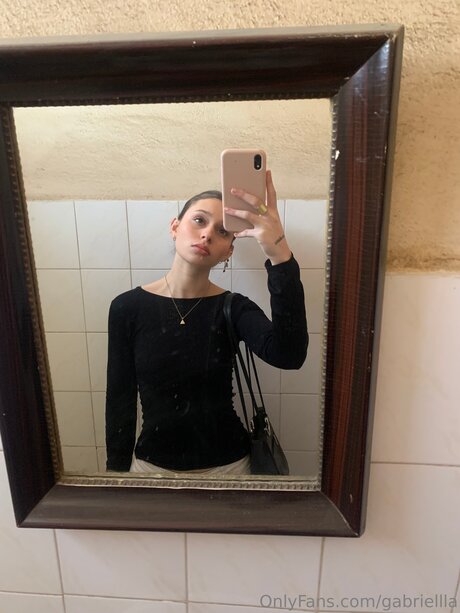Gabriellla Profile pic