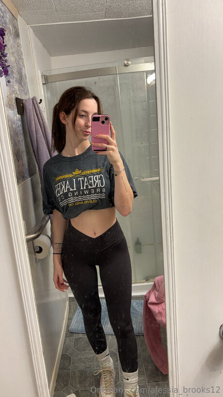 Alessia Brooks12 onlyfans leak new