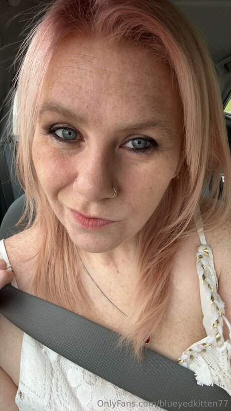 Blueyedkitten77 onlyfans gratis