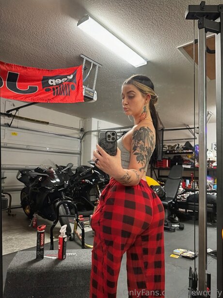 Lelewoolfy free onlyfans