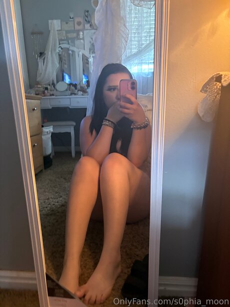 S0phia Moon only fans nudes